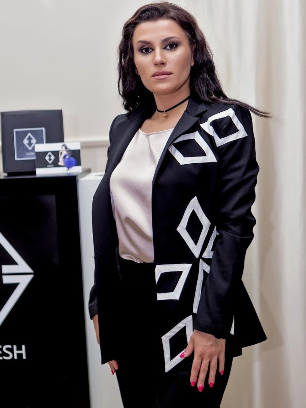 HOST PICK ~~~~~~~Elegant Classic Jacket, Made in Europe, Size - L/P